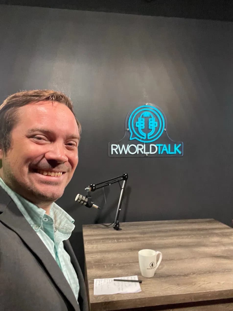 Dr. William Hahn in the RWorldTalk podcast studio
